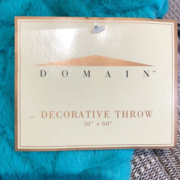 DOMAIN Teal fancy throw! Reversible and comfy! 50x60” - Picture 5 of 5